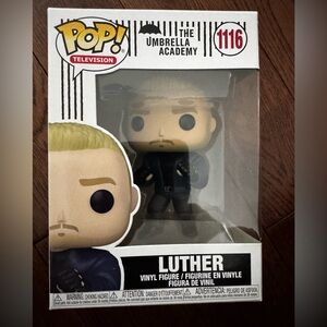 Funko Pop Luther with Black Suit and Yellow Hair